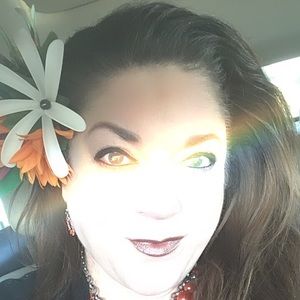 Meet your Posher, Tihanai